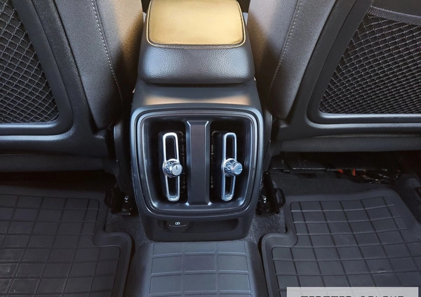 Volvo XC 40 cena 119900 przebieg: 122000, rok produkcji 2020 z Węgorzyno małe 301